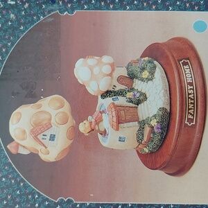 FANTASY HOME Mushroom House with Granny bear NIB